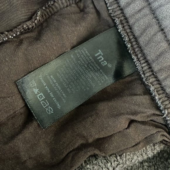 Aritzia TNA Cozy Fleece Boyfriend 5” Shorts — Medium GD Rich Mocha Brown - Picture 7 of 9